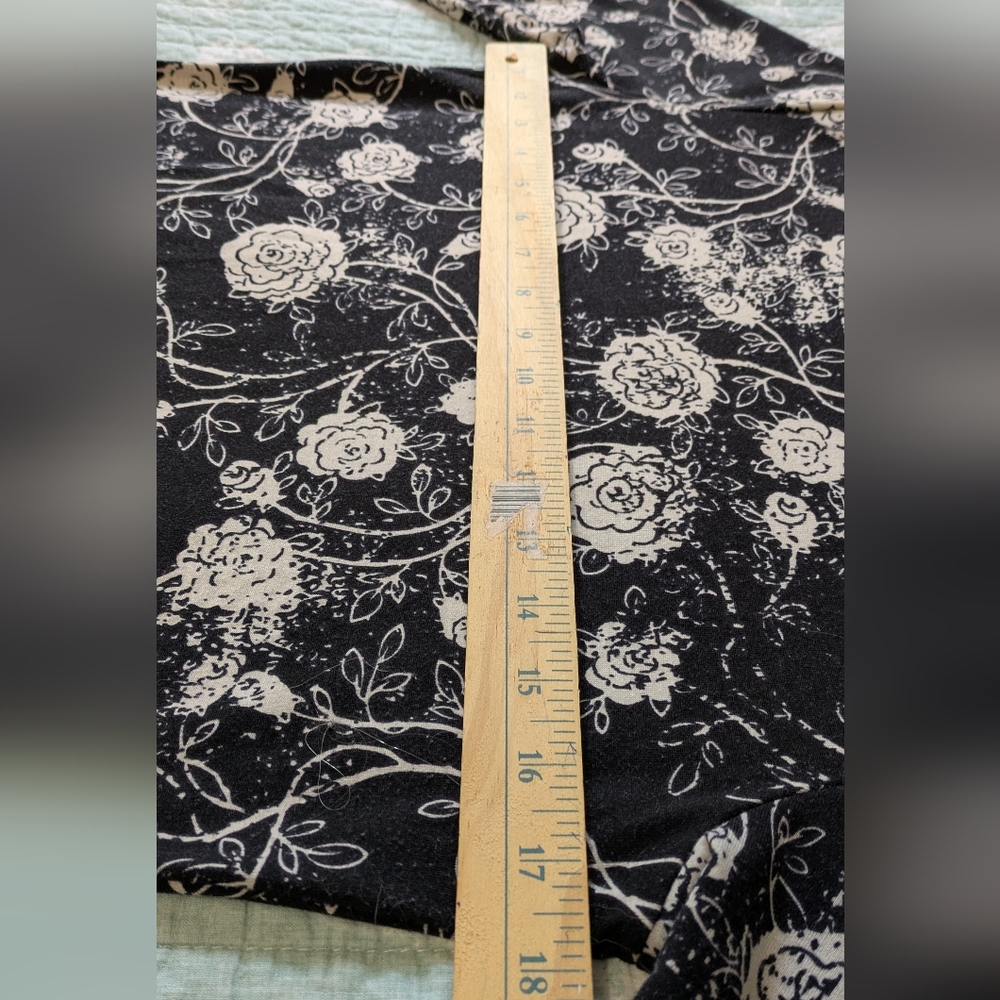 LuLaRoe Black and White Floral Striped Dress. Size M. - Picture 5 of 6